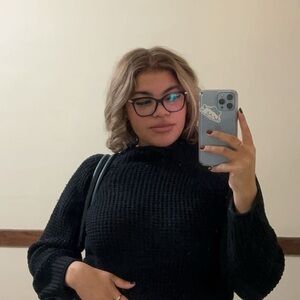 Meet your Posher, Sindra